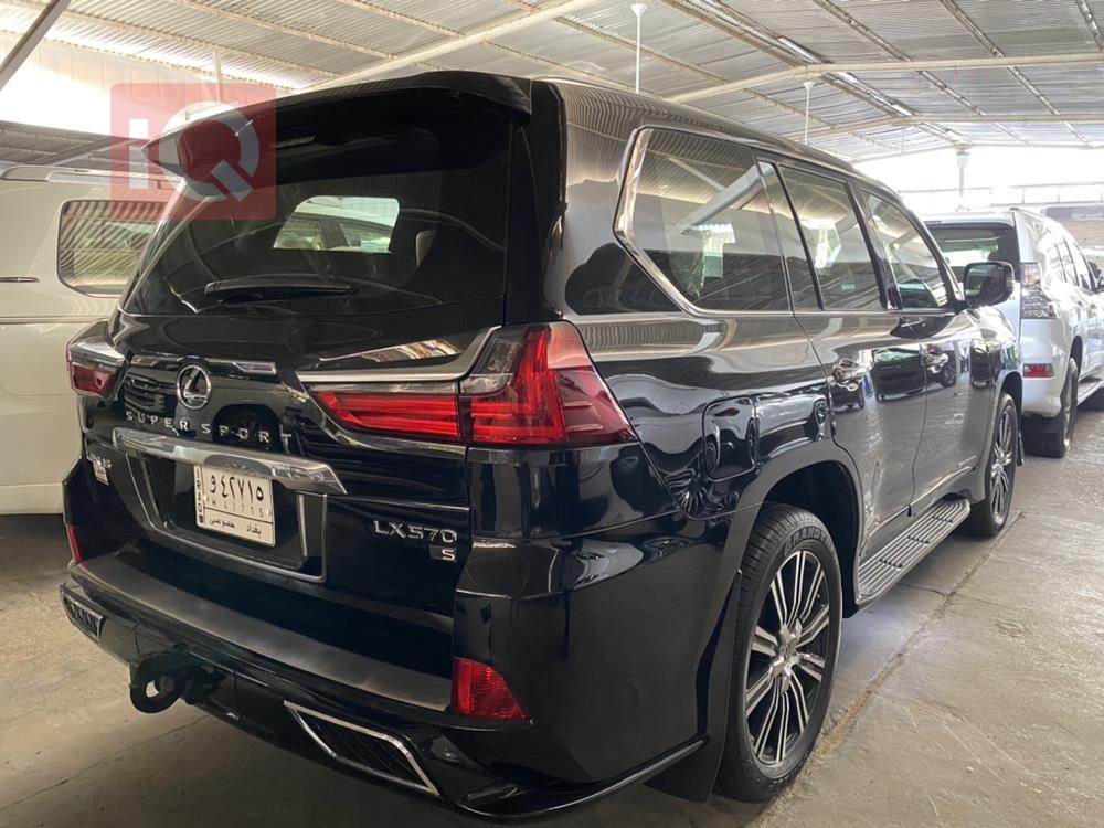 Lexus LX